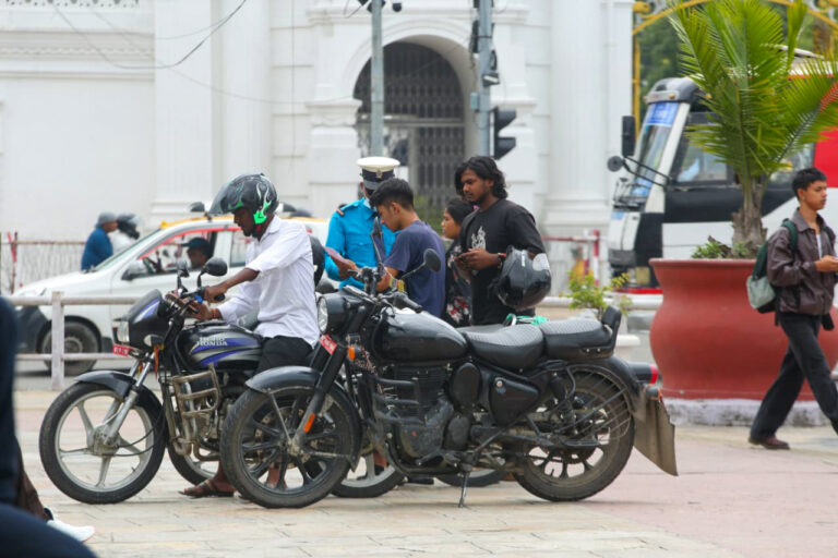 जरिवाना नतिर्ने २ लाख ६१ हजार चालकको लाइसेन्स नविकरण र सवारी नामसारी रोक्का